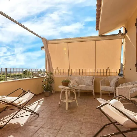 Sardinia 招待所 5*